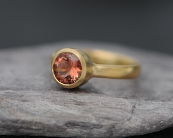 Oregon Sunstone Ring in 18K Gold, Peach Gemstone Ring