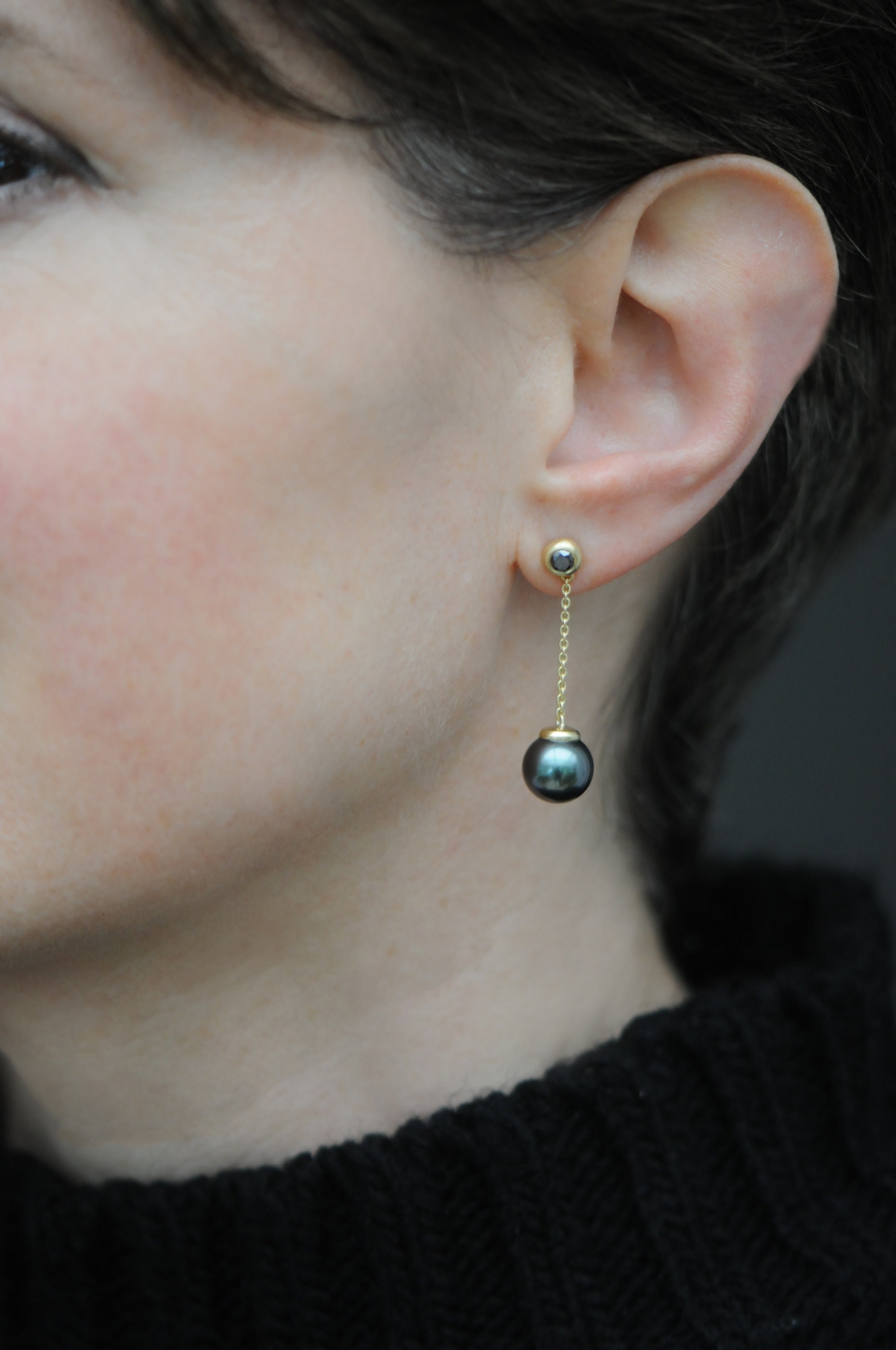 Black pearl gold earrings best sale