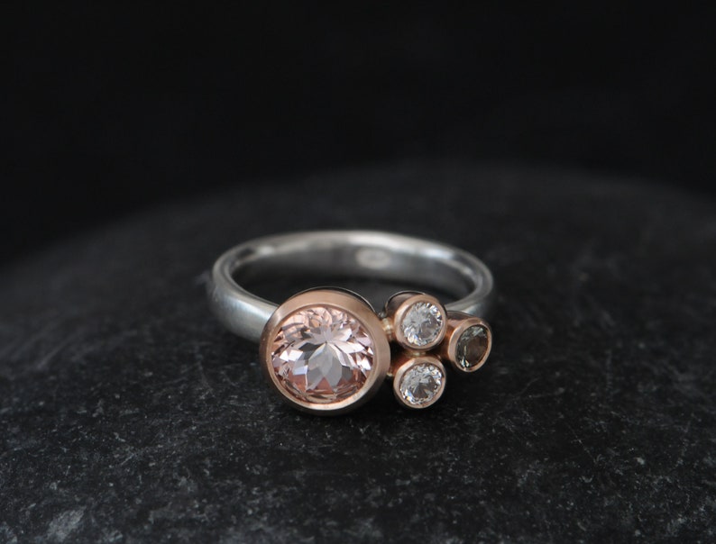 Gift For Her, Morganite Engagement Ring with Diamonds and Sapphire, 9K Rose Gold Cluster Ring 画像 1