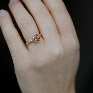 Oregon Sunstone Ring in 18K Gold, Peach Gemstone Ring image 5