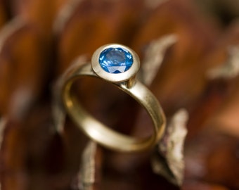 18k Gold Blue Sapphire Halo Ring Blue Sapphire Engagement Ring, Gift For Her