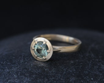 Green Sapphire Engagement Ring in 18K Gold - 1 Carat Green Gemstone Ring