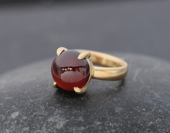 Red garnet cabochon discount
