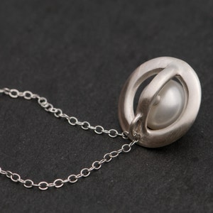 Collier de perles blanches en argent, cadeau pour elle, pendentif perle des mers du Sud image 4