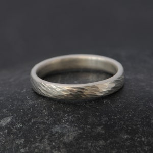 Bague de mariage en argent texturé, cadeau pour elle, bague en argent recyclé image 1