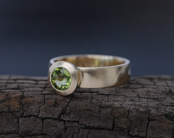 18K Gold Peridot Ring, Wide Band Green Gemstone Ring, Gift For Her
