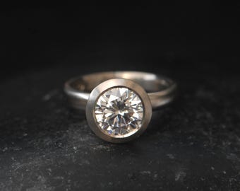 2 Carat Lab Diamond Halo Ring in 18K Gold, Ethical Engagement Ring