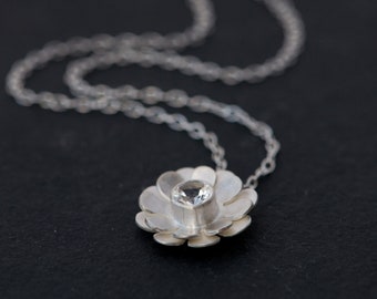 Gift For Her White Topaz Flower Necklace, Bridal Wear, Daisy Pendant in Silver