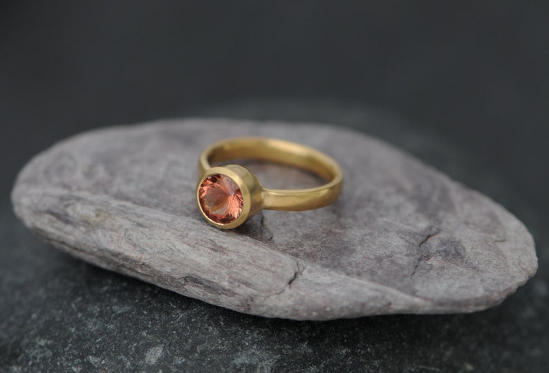 Oregon Sunstone Ring in 18K Gold, Peach Gemstone Ring image 4