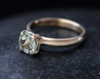 Green Amethyst Claw Ring in 9K Gold, Gift For Her Green Gem Engagement Ring