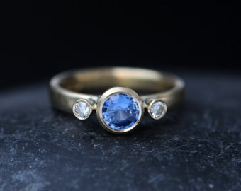 Blue Sapphire and Diamond Ring in 18K Gold, 1 Carat Sapphire Engagement Ring