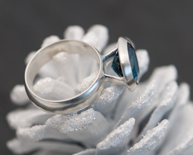 Big Pale Green Amethyst Ring Large Round Amethyst in Etsy UK