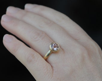 Morganite Engagement Ring in 18K Gold, 8mm Morganite Ring, Gift For Her