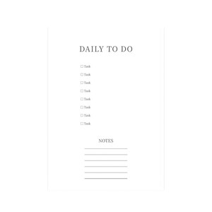 以下が含まれることがあります： 「DAILY TO DO」の文字が上部にあり、「Task」とラベル付けされたチェックボックスが続く白い紙。チェックボックスの下には「NOTES」という単語と、書き込み用の水平線がいくつかあります。