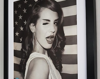 Lana Del Rey, edizione originale incorniciata e montata su supporto NME 2012 - Edizione limitata molto rara.
