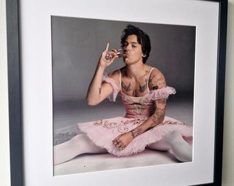 Stampa di lusso incorniciata e montata di Harry Styles, edizione limitata, 45 x 45 cm, articolo straordinario.