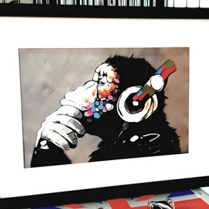Impresión de Banksy DJ Monkey, enmarcada y montada, arte de pared hecho en el Reino Unido