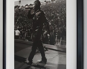 Póster original de The Stone Roses de 2012 de NME, enmarcado y montado en Heaton Park.