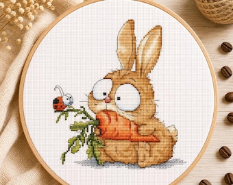 サプライズうさぎてんとう虫クロスステッチパターン、おもしろニンジン刺繍デザイン（PDFダウンロード）