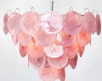 Kleurrijke kroonluchter van muranoglas in roze | 57 handgeblazen wervelschijven | Eclectische lamp in Vistosi-stijl.