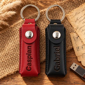 Personalized Leather USB Flash Drive Case – Custom Engraved Keychain Holder