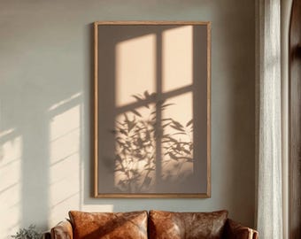 Natura morta con ombra di pianta e finestra, realizzata con tecnica a impasto dai toni caldi e neutri, arte murale Wabi-Sabi con texture, decorazione moderna per la casa.