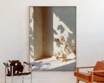 Pintura al óleo con textura de sombra iluminada por el sol, arte mural con técnica de empaste en tonos neutros cálidos.