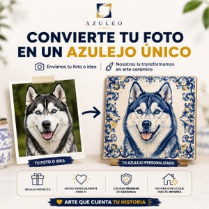 Könnte beinhalten: Ein quadratisches Keramikfliesen-Wandbild mit einem blau-gelben Blumenrand, der ein Porträt eines Siberian Husky umrahmt. Das Bild zeigt links ein Foto desselben Hundes sowie Text, darunter AZULEO, CONVIERTE TU FOTO EN UN AZULEJO ÚNICO und ARTE QUE CUENTA TU HISTORIA.