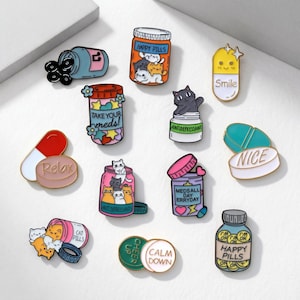 Söt emaljnålsset för mental hälsa, Happy Pills Cat Pills Antidepressiva Avslappning Lugna Ner Broschkollektion för jackor, väskor, presenter