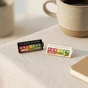 Social Battery Mood Tracker Pin Set,Interactive Mood Tracker Badge, Introvert Anxiety Humor Pin, Cute Lapel Pin Gift for Backpack Jacket