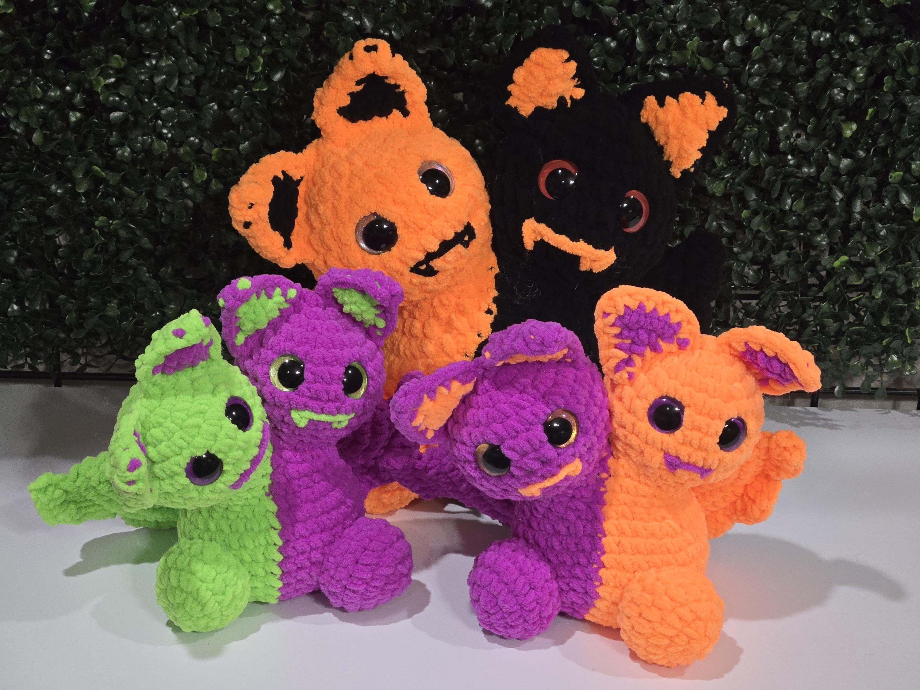 30 Bat Crochet Patterns for Halloween Decor, Gifts, and Spooky-Cute Amigurumi 30 Two-Headed Bat Crochet Pattern
