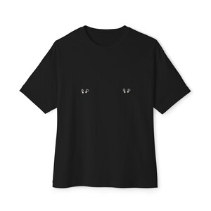 Minimal Piercing Print Tee | image 7