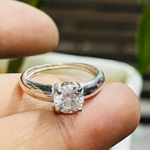Förlovningsring i sterlingsilver med solitär, klassisk frieri- och vigselring