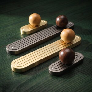 Poignée de meuble moderne en bois de noyer, poignée de meuble minimaliste, bouton de tiroir en laiton, quincaillerie de porte de garde-robe Mid-Century