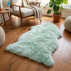 Tapis en peau de mouton véritable vert menthe | Jeté en laine douce et duveteuse | Décoration d'intérieur scandinave