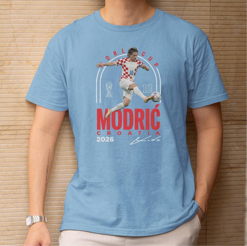 Design hommage au joueur vedette de la Croatie #10, t-shirt graphique de Style légende du football mondial inspiré de Modric, cadeau pour les fans de la coupe de football 2026 T-shirt unisexe image 3