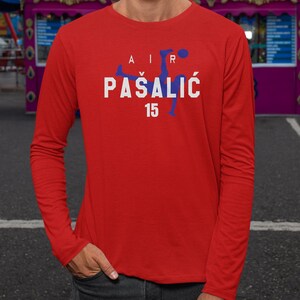 Maglietta con grafica animata di Air Pašalić #15, stella del calcio croato, regalo, maglietta unisex ispirata al torneo mondiale USA 2026 immagine 7