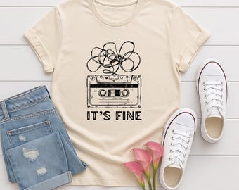 Camiseta retrô com estampa de fita cassete, camiseta com a frase "It's Fine", moletom vintage com estampa de música, moletom com capuz com estética dos anos 80.