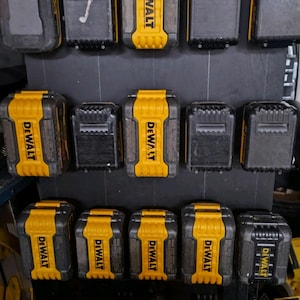 Battery Holder Compatible with DeWalt 20V – Wall Mount Battery Organizer – Power Tool Battery Storage – Garage Workshop Organizer