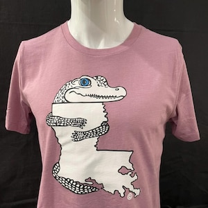 Alligator Loves Louisiana T-Shirt Design on Bella+Canvas