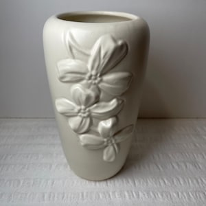 Vintage Dogwood Vase - Etsy