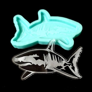GREAT WHITE SHARK Etched Silicone Mold - 4 Sizes - Glossy Shiny Finish Ocean Fish Crafts Pendant Charm Art Jewelry Engraved Sea Resin Clay