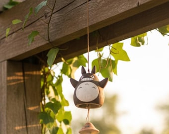 Totoro keramisk vindspel, handgjord trädgårdsdekor, Studio Ghibli-present, perfekt för Totoro-älskare