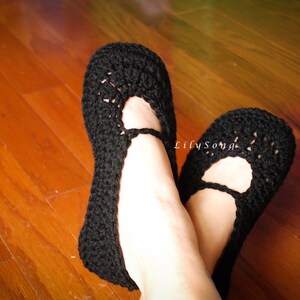 LilySong BELLE SLIPPERS for Women Crochet Pattern in 3 Sizes 5-10 Double-Thick Sole image 2