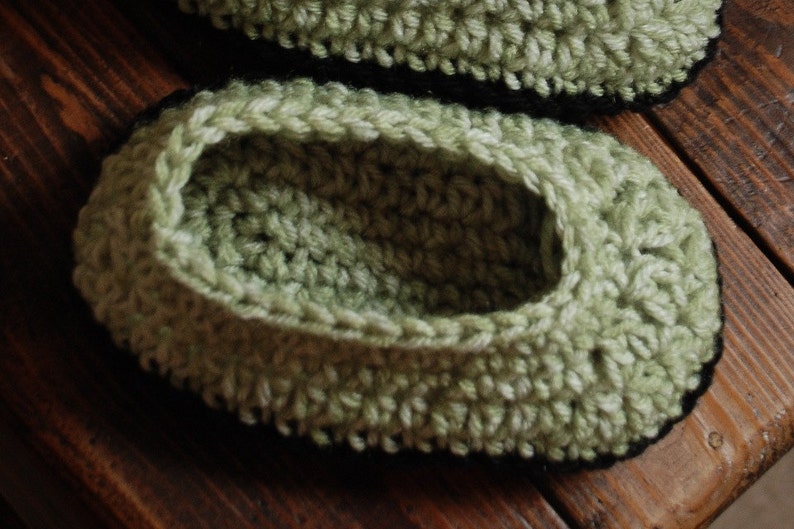 LilySong BELLE SLIPPERS Crochet Pattern in 4 Sizes 2-9 Years Double-Thick Sole image 4