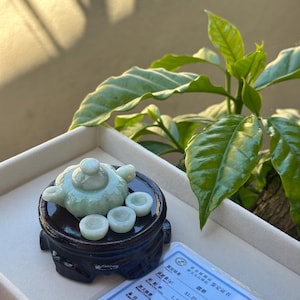 Natürliche Typ-A Jadeit Teekanne Schnitzset (Feicui) - Unbehandelte Edelsteinstatue