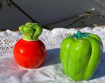 ヴィンテージ風トマトペッパーソルトシェーカー｜レトロなクルーエットセット、ミッドセンチュリーキッチン装飾