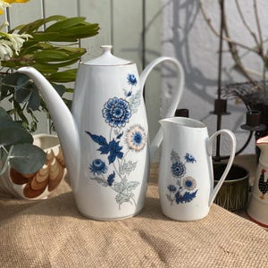 Vintage Bohemia koffiepot melkkan set | Blauw bloemenporselein Tsjecho-Slowakije