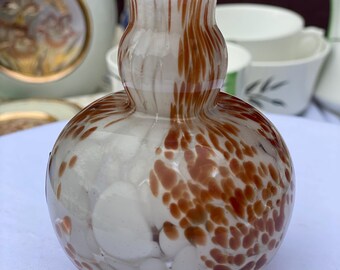 Jarrón pequeño de cristal artístico Mtarfa – Firmado, diseño de carey, estilo mediterráneo.