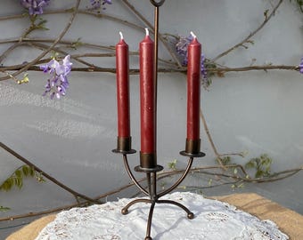 Candelabro vintage de metal de 3 brazos / Centro de mesa de bronce de mediados de siglo